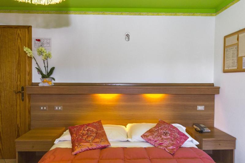Hotel Trentino Фольгария Экстерьер фото